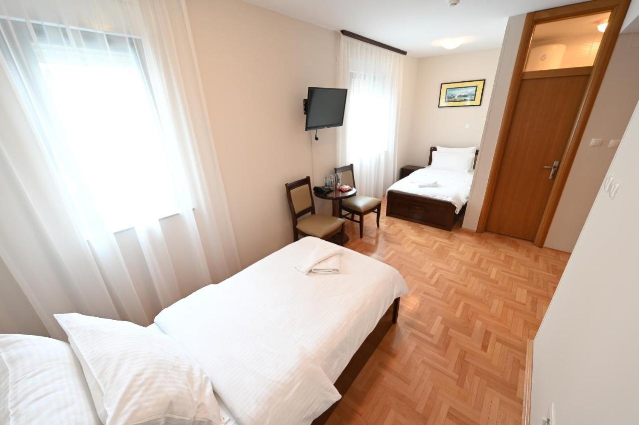 Hotel "Jkc Banja Luka" Exterior photo